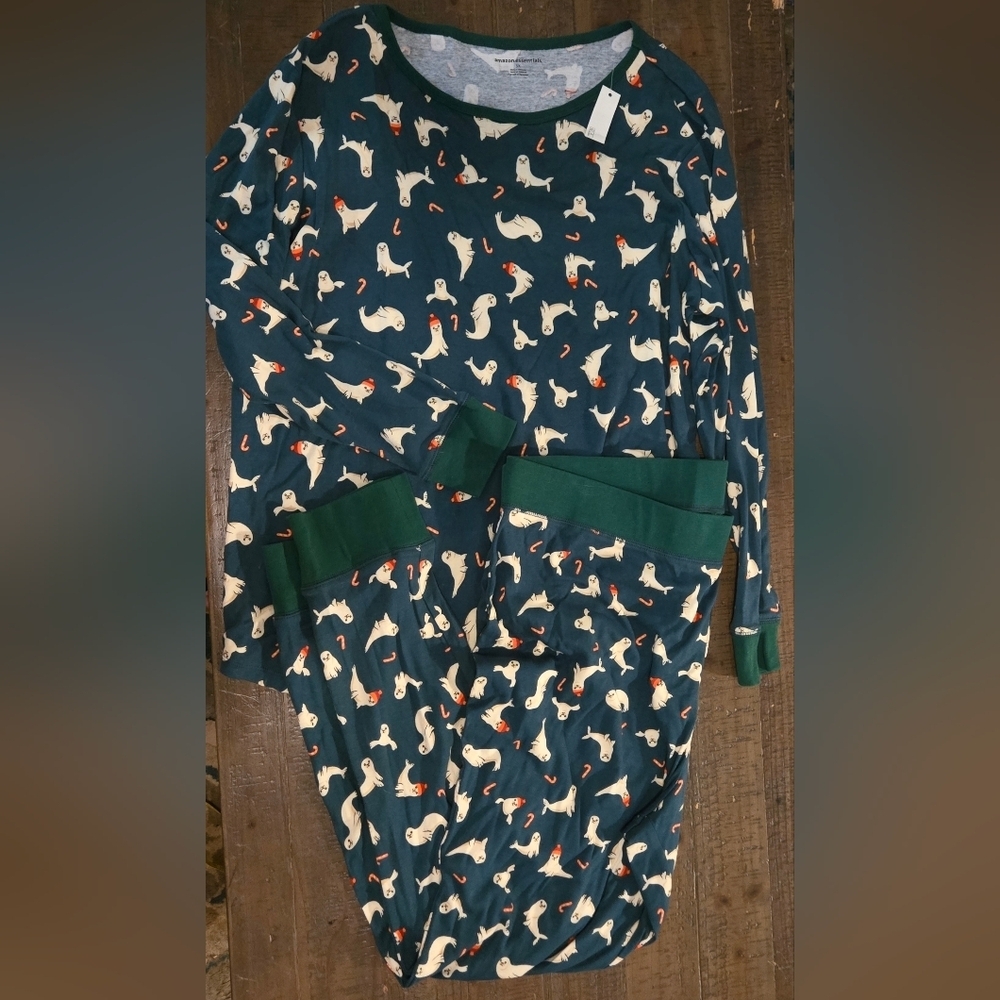 3X or 24W Holiday Women Pajama Set Seal And Candy Cane Christmas Long Sleeved